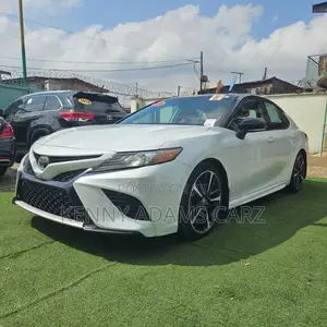 Toyota Camry XSE V6 (3.5L V6 8A) 2019 White
