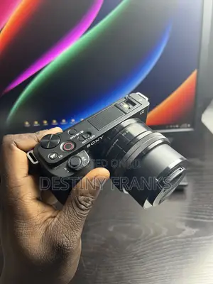 Sony ZV-E10 4K Mirrorless Camera With 16-50mm Lens and Accessories