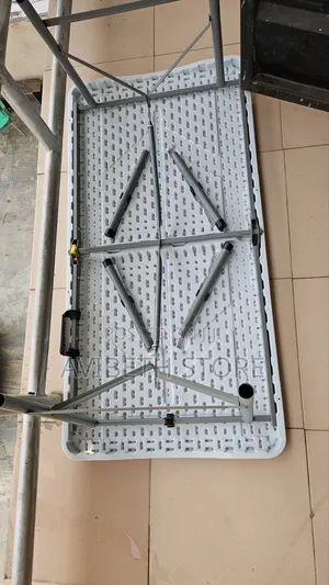 4ft Foldable Table