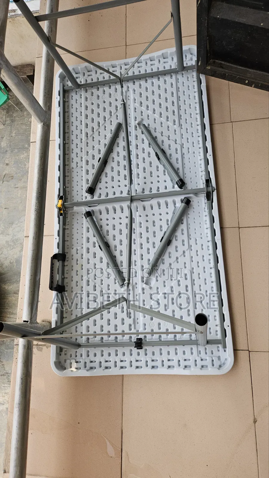 4ft Foldable Table