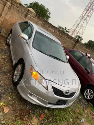 Toyota Camry SE V6 4dr Sedan (3.5L 6cyl 6AM) 2009 Silver