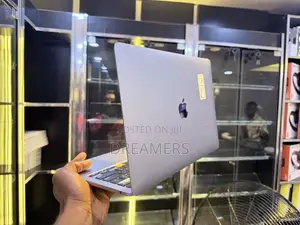Laptop Apple MacBook Pro 2020 M1 16GB Apple M1 Pro SSD 256GB