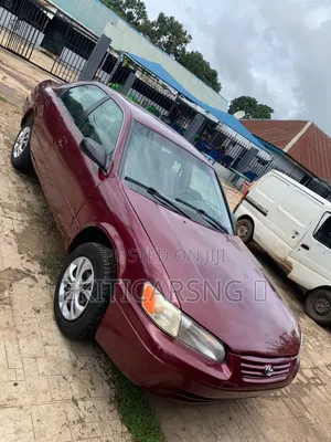 Toyota Camry LE 4dr Sedan (2.2L 4cyl 4A) 2000
