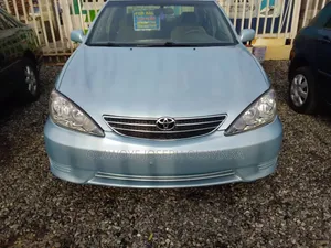 Toyota Camry 2.4 XLE 2005 Blue