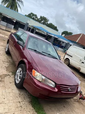 Toyota Camry LE 4dr Sedan (2.2L 4cyl 4A) 2000
