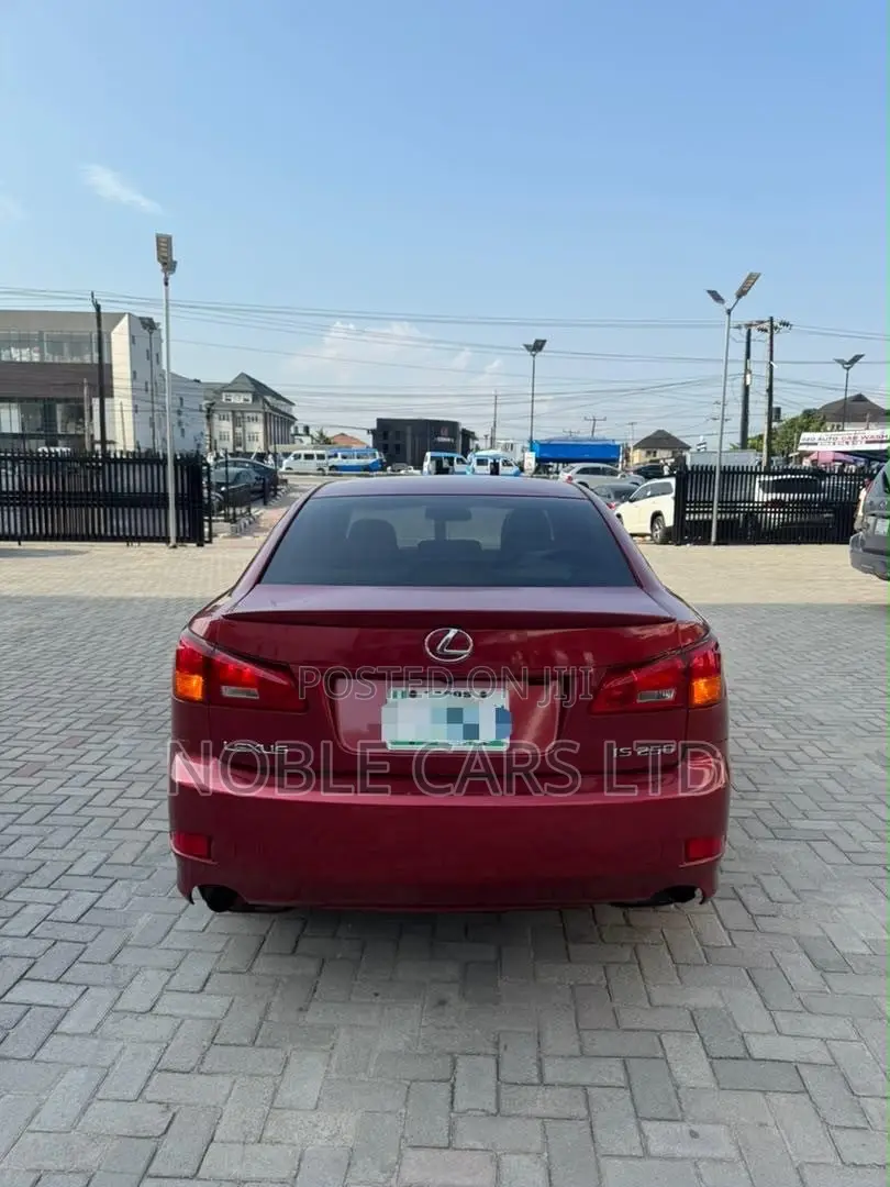 Lexus IS 2009 Red