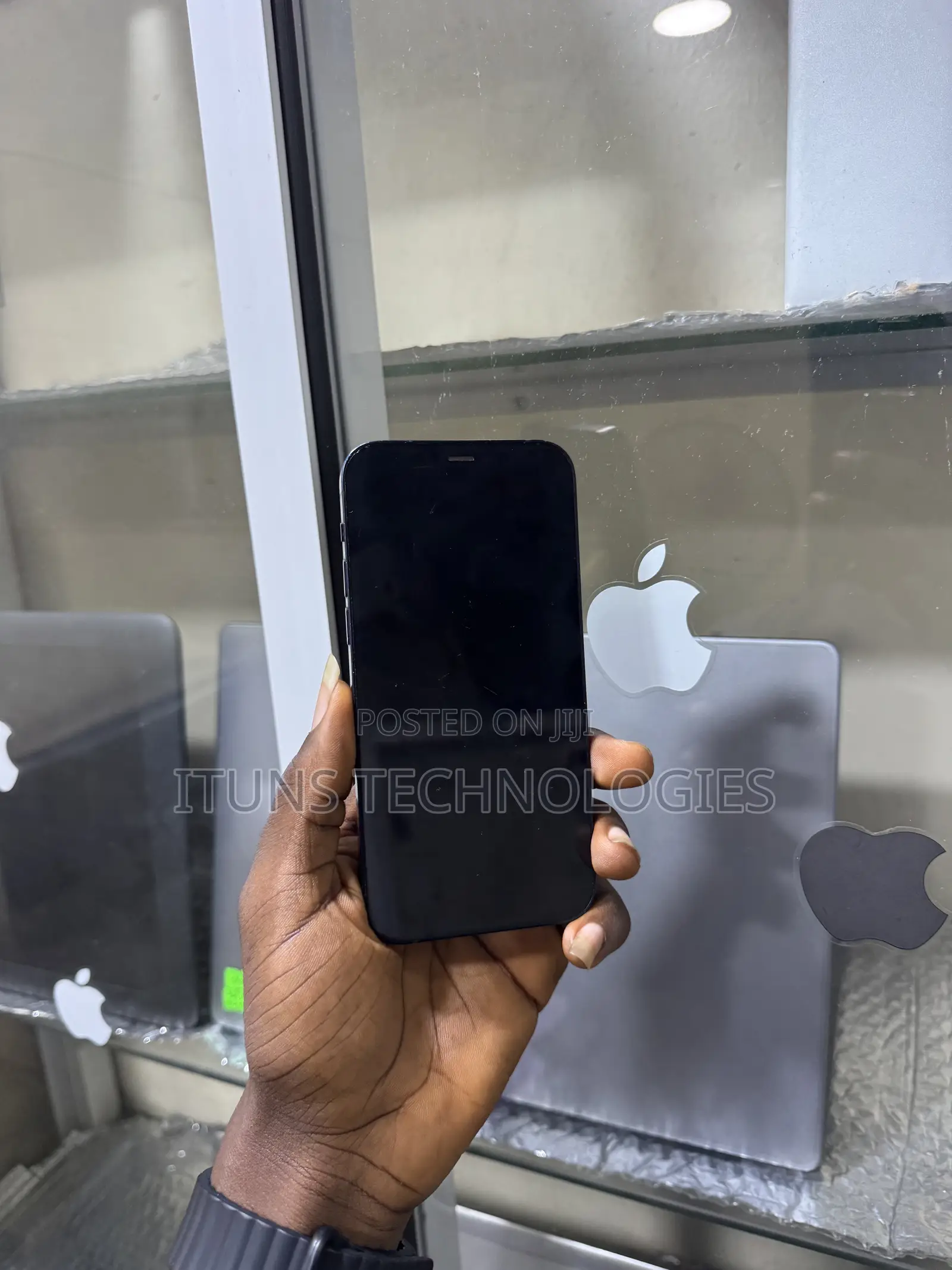 Apple iPhone 12 64 GB Black