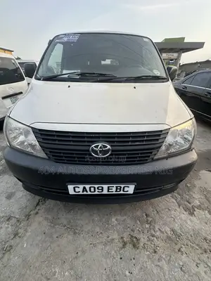Toyota HiAce 2009 White