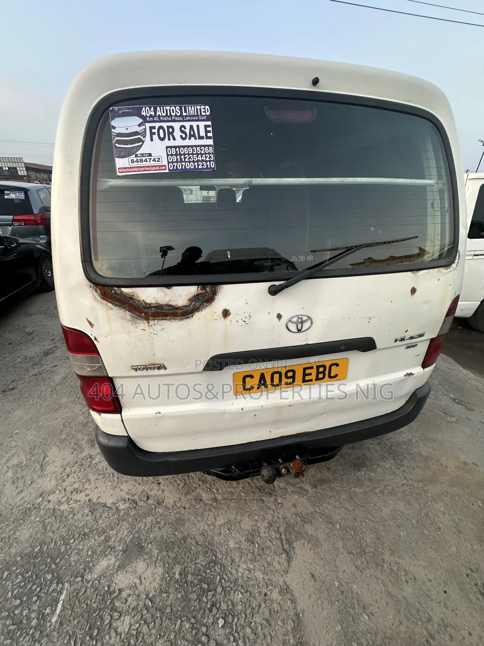 Toyota HiAce 2009 White