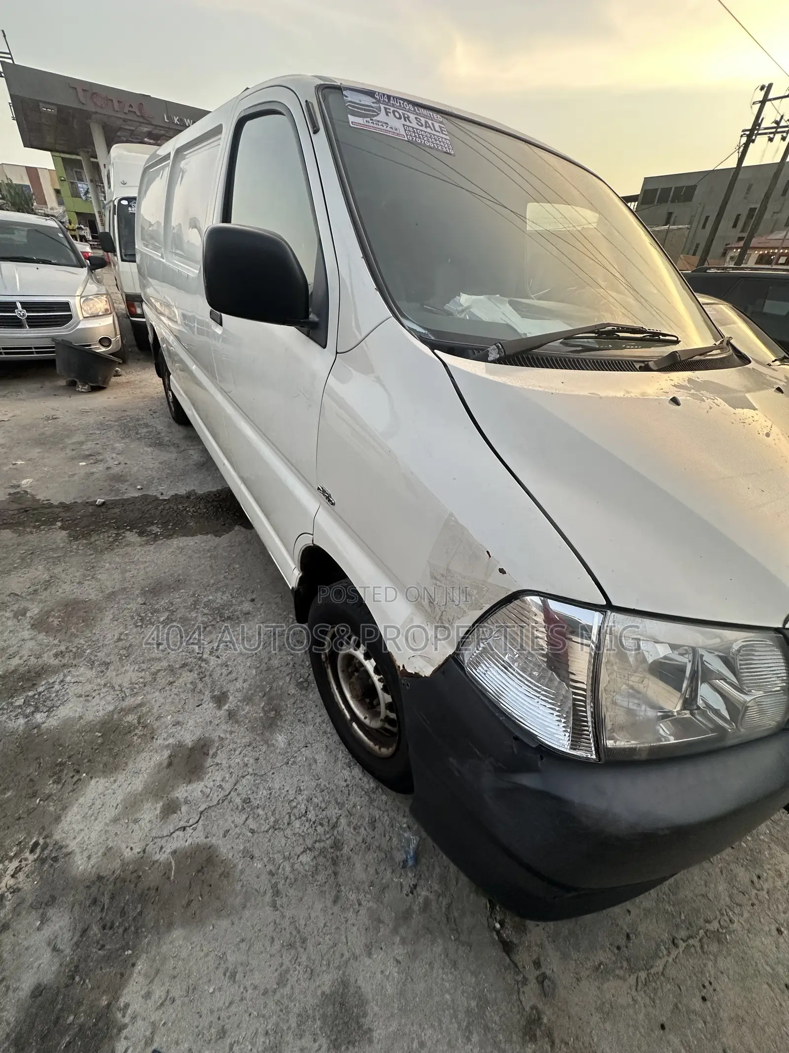 Toyota HiAce 2009 White