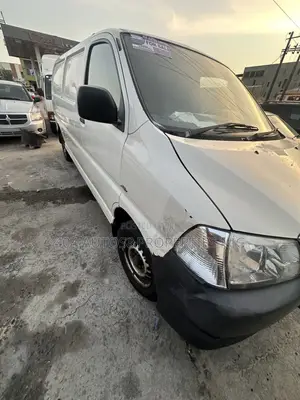 Toyota HiAce 2009 White