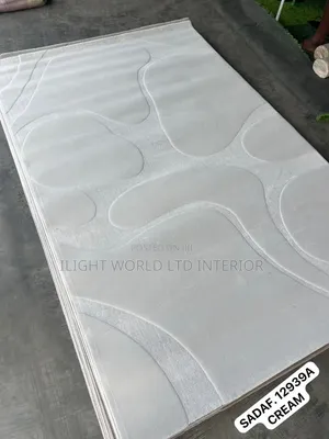 Fluffy Center Rug