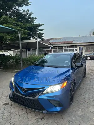 Toyota Camry 2019 Blue