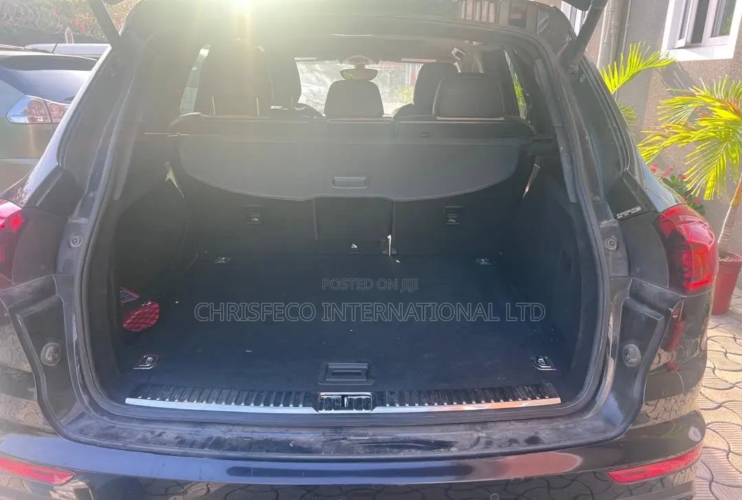 Porsche Cayenne 2016 Gray