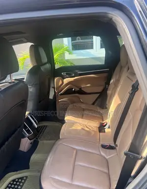 Porsche Cayenne 2016 Gray