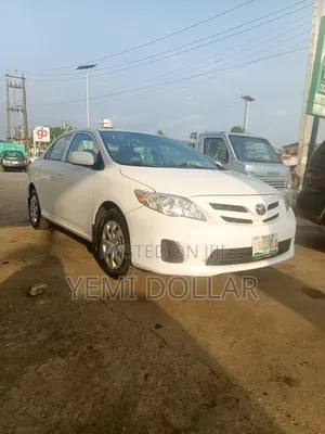 Toyota Corolla 2012 White