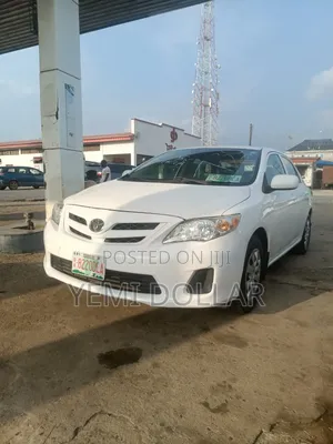 Toyota Corolla 2012 White