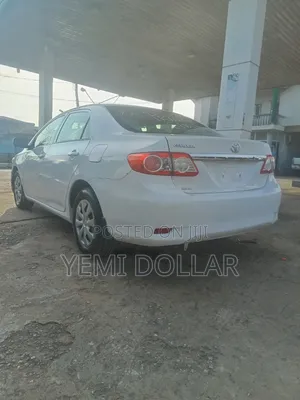 Toyota Corolla 2012 White