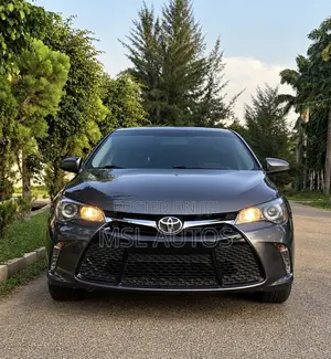 Toyota Camry LE 4dr Sedan (2.5L 4cyl 6A) 2017 Gray