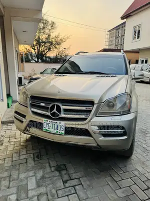 Mercedes-Benz GL-Class GL 450 2012 Gold