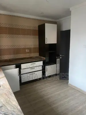 3bdrm Block of Flats in Lekki Phase 2 for rent