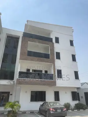 3bdrm Block of Flats in Lekki Phase 2 for rent