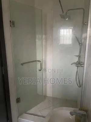3bdrm Block of Flats in Lekki Phase 2 for rent