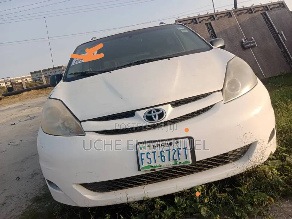 Toyota Sienna 2007 White
