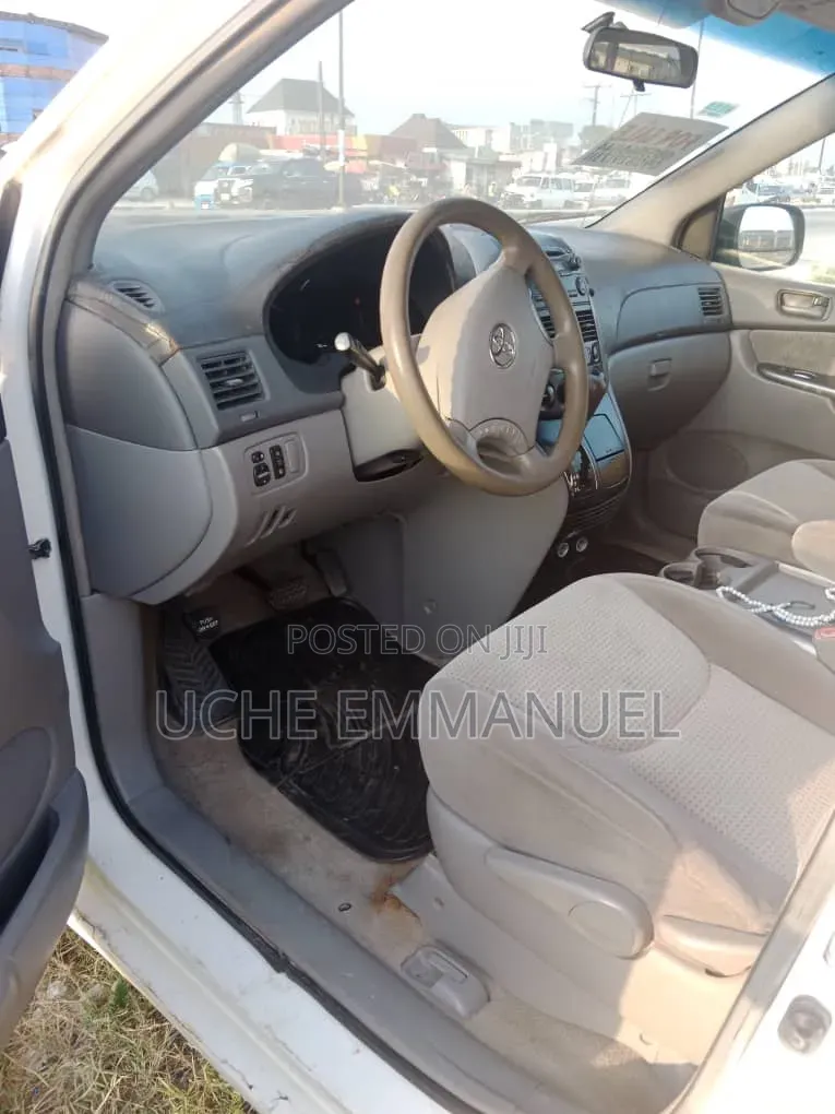 Toyota Sienna 2007 White