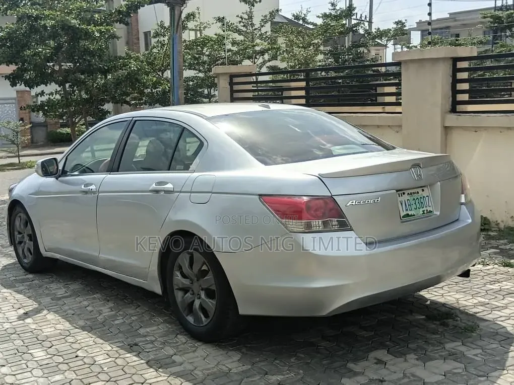 Honda Accord 2.0 i-VTEC Automatic 2009 Silver