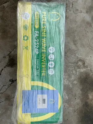 FamiCare 2.5KVa Hybrid Inverter 24V