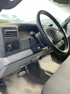 Ford E450 2003 White