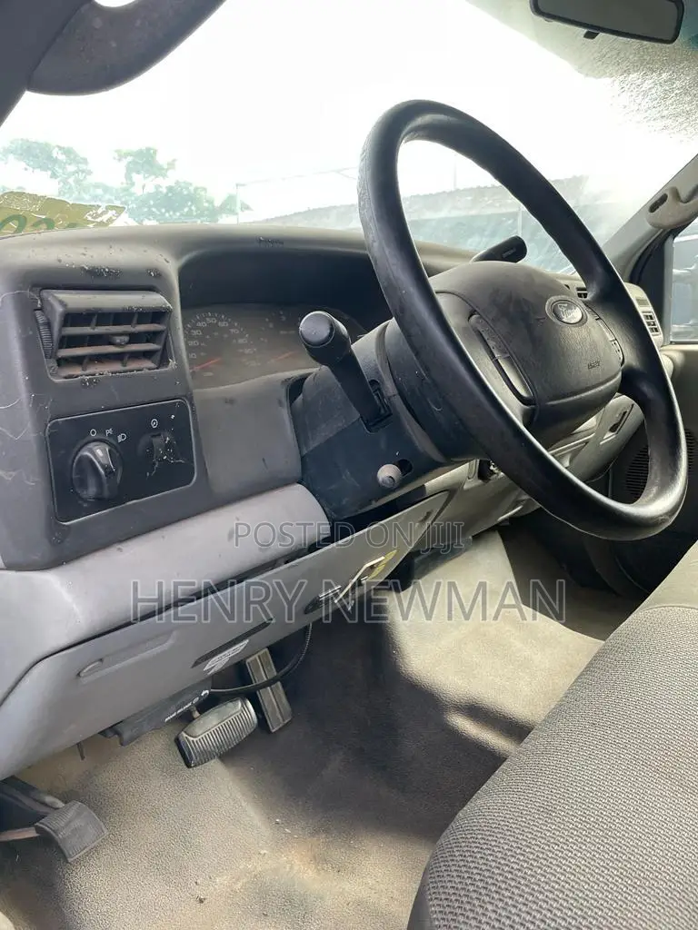 Ford E450 2003 White