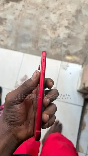 Apple iPhone XR 64 GB Red