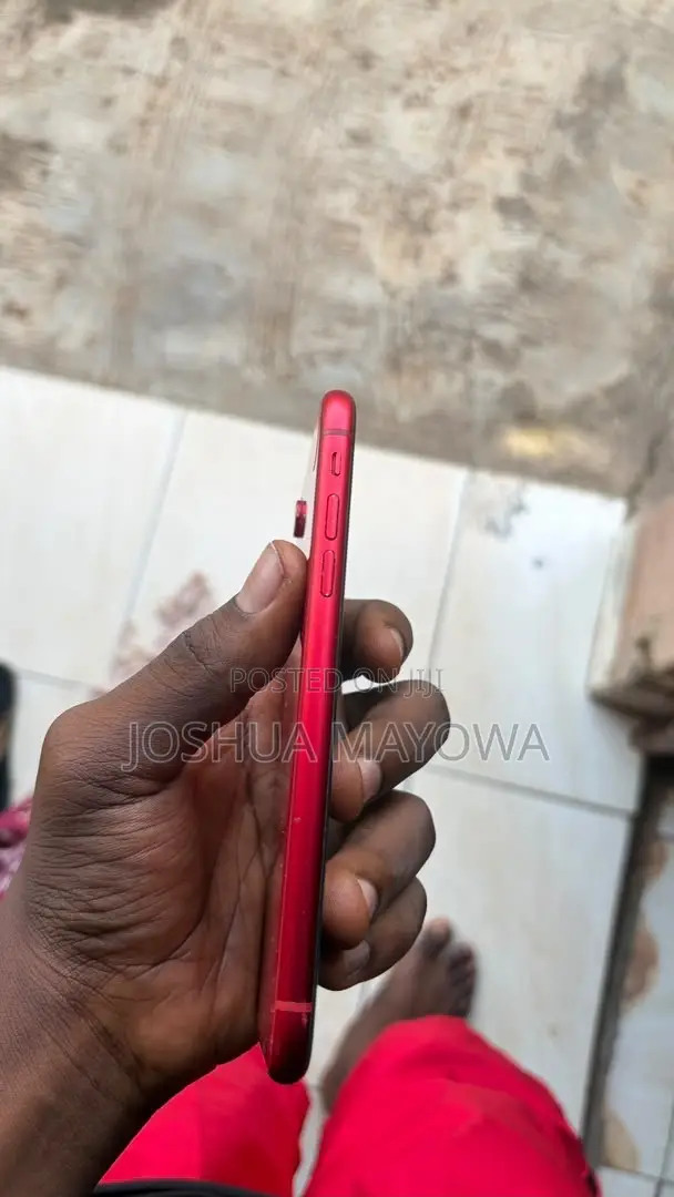 Apple iPhone XR 64 GB Red