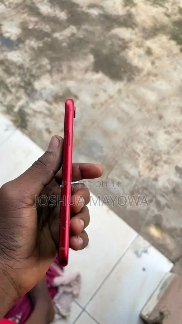 Apple iPhone XR 64 GB Red