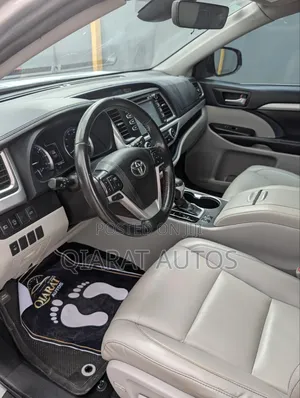 Toyota Highlander XLE 2019 Silver