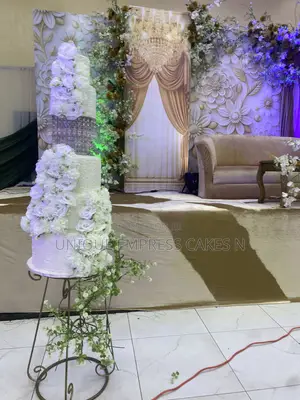 Beautiful Wedding Cakes in Lagos | Custom Wedding Cake Designer