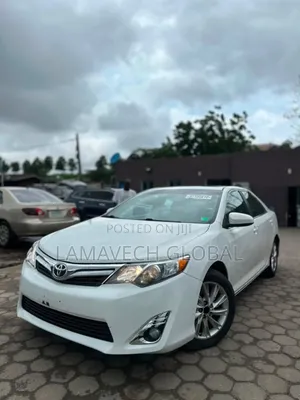 Toyota Camry LE 4dr Sedan (2.5L 4cyl 6A) 2012 Silver