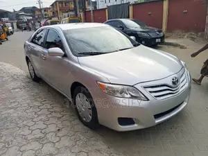 Toyota Camry LE 4dr Sedan (2.5L 4cyl 6AM) 2010 Silver