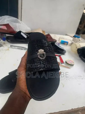 d'Cowrie Footwears