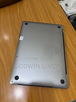 Laptop Apple MacBook Pro 2020 16GB Intel Core i7 SSD 1T