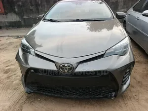 Toyota Corolla SE Special Edition 4dr Sedan (1.8L 4cyl CVT) 2017 Gray