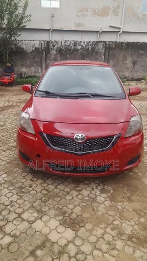 Toyota Yaris 2009 Red