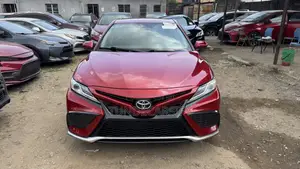 Toyota Camry SE (2.5L 4cyl 8A) 2019 Red