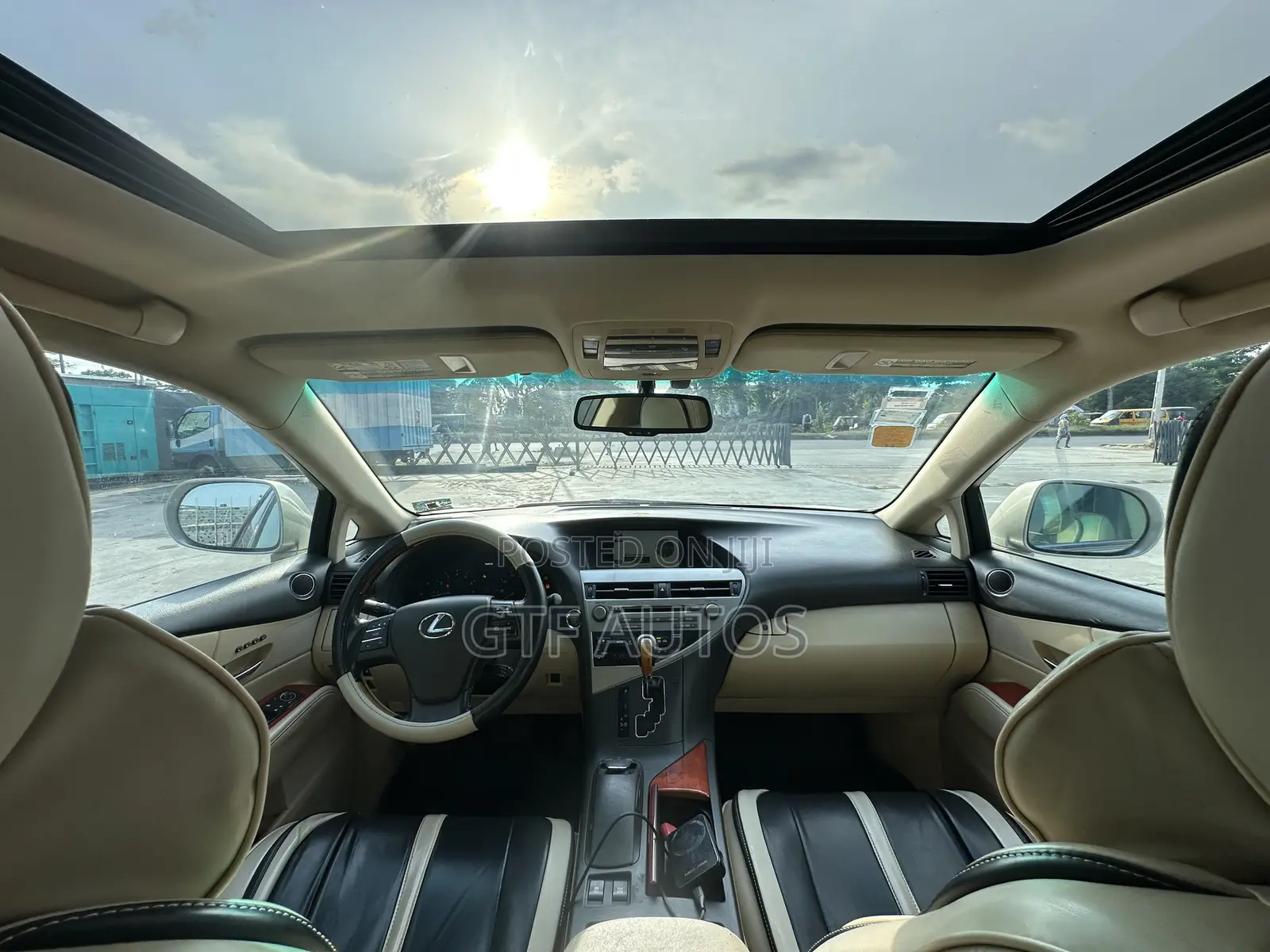 Lexus RX 350 2011 Gold