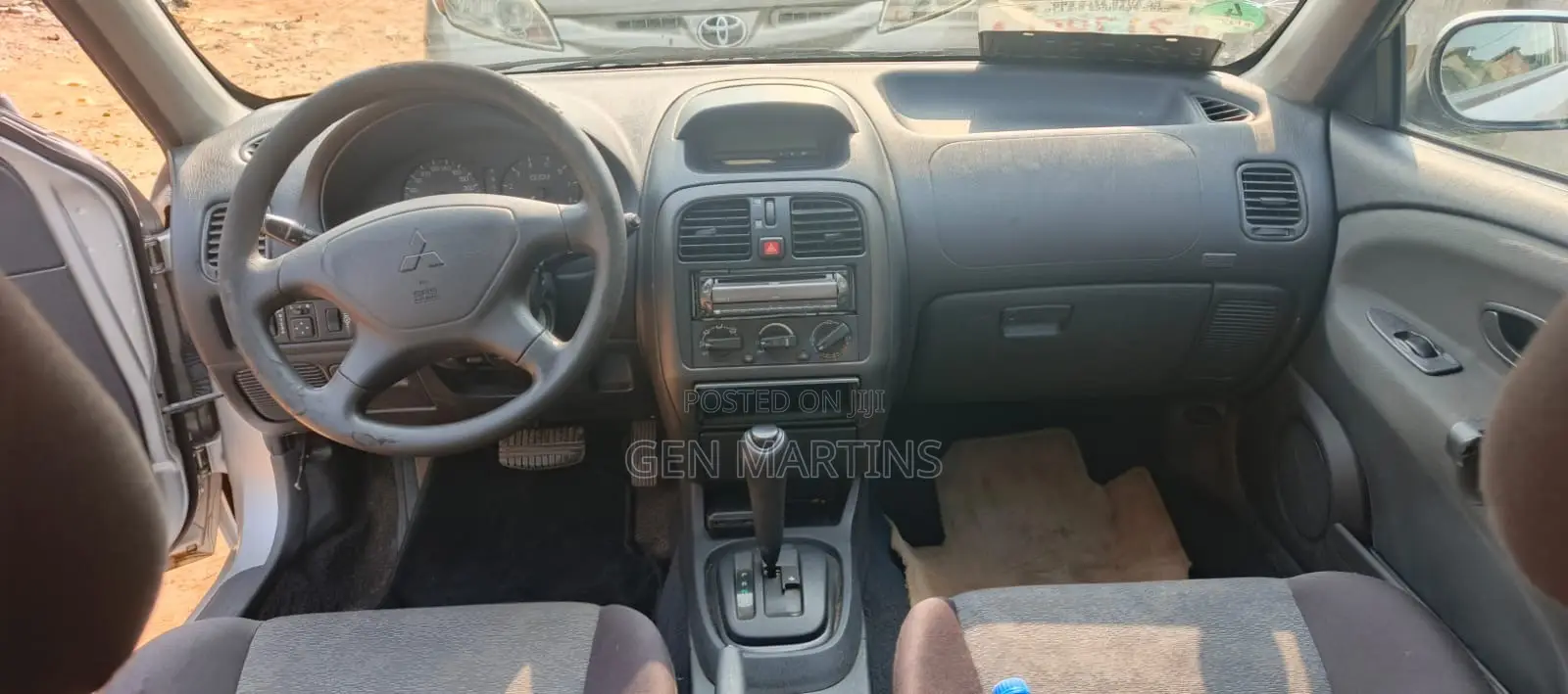 Mitsubishi Carisma 2004 Silver