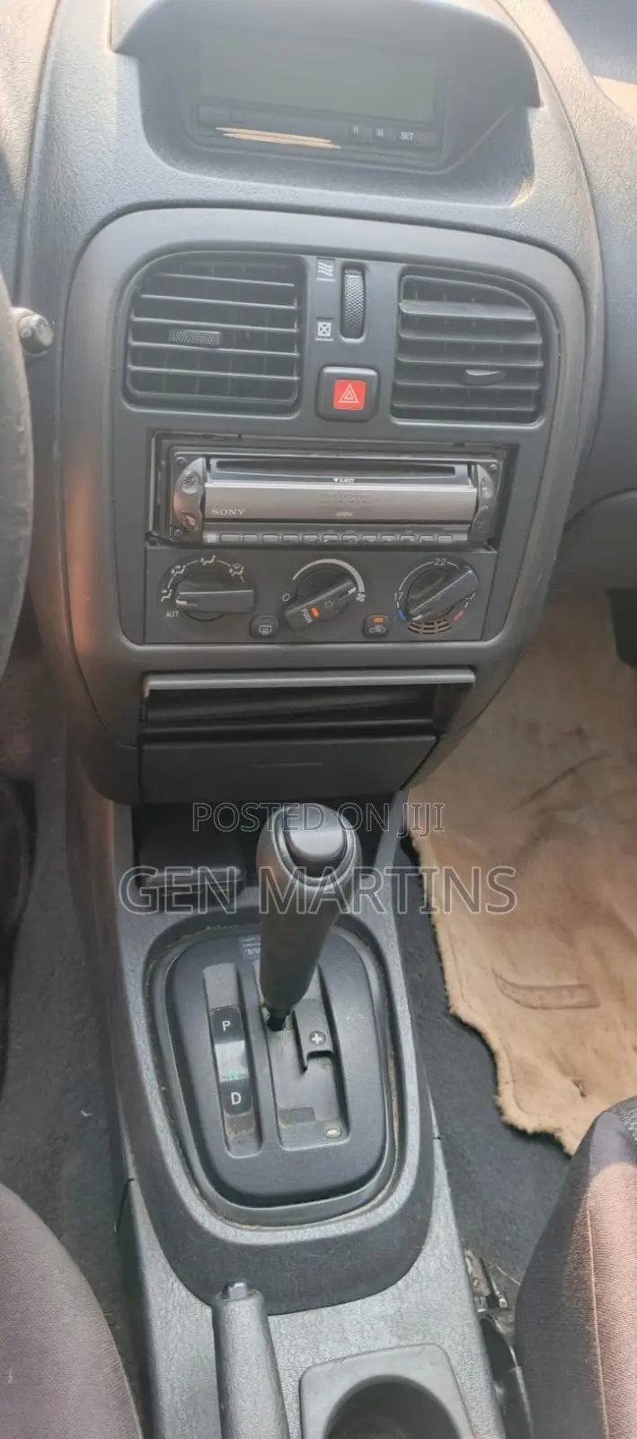 Mitsubishi Carisma 2004 Silver