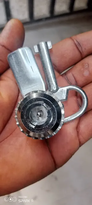Stainless Pane Key