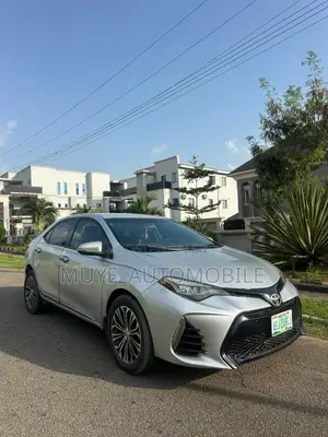 Toyota Corolla LE 4dr Sedan (1.8L 4cyl CVT) 2015 Silver